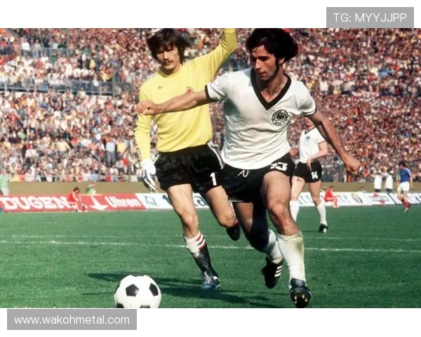 永恒的轰炸机盖德穆勒与德国足球黄金时代的崛起传奇