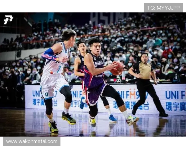 篮球世界新纪元：探索技术革新与战略变革如何重塑未来赛场