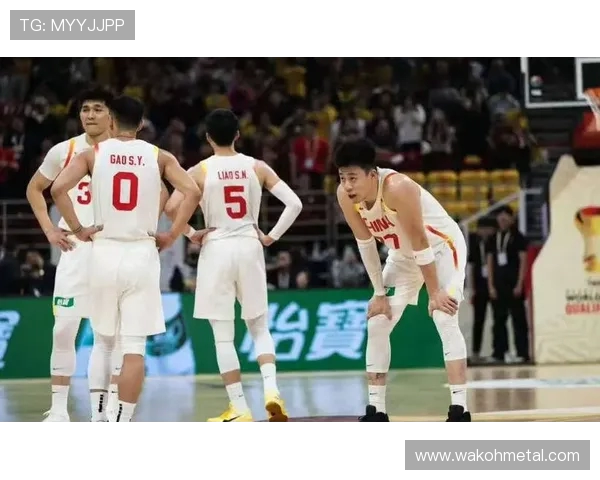 中国男篮半决赛对决日本队全力以赴争夺决赛资格精彩瞬间回顾