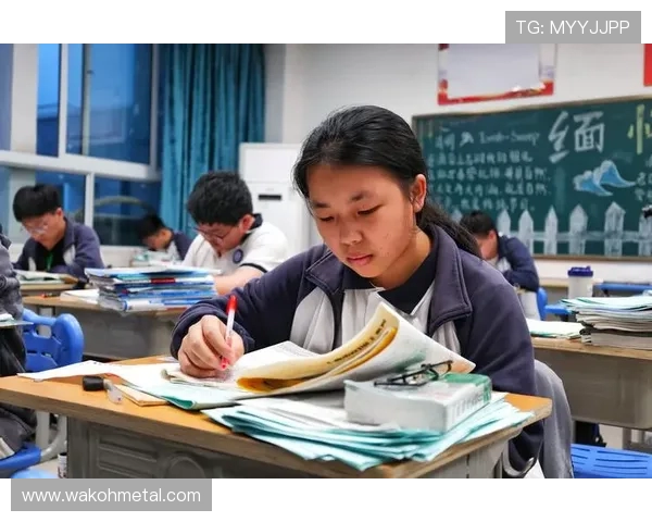 李添荣的成长之路：从平凡少年到行业领军人物的奋斗历程与启示
